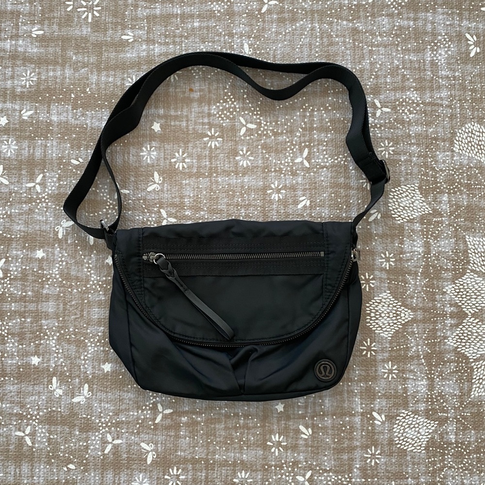 LULULEMON CROSSBODY BAG